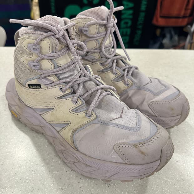 호카 아나카파 미드 등산화