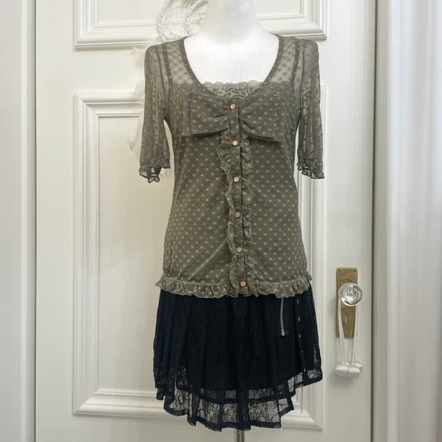 charcoal heart lace bow point top