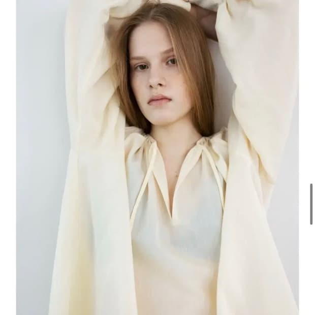 에이치에이트 - 트레미티 블라우스 (바닐라)