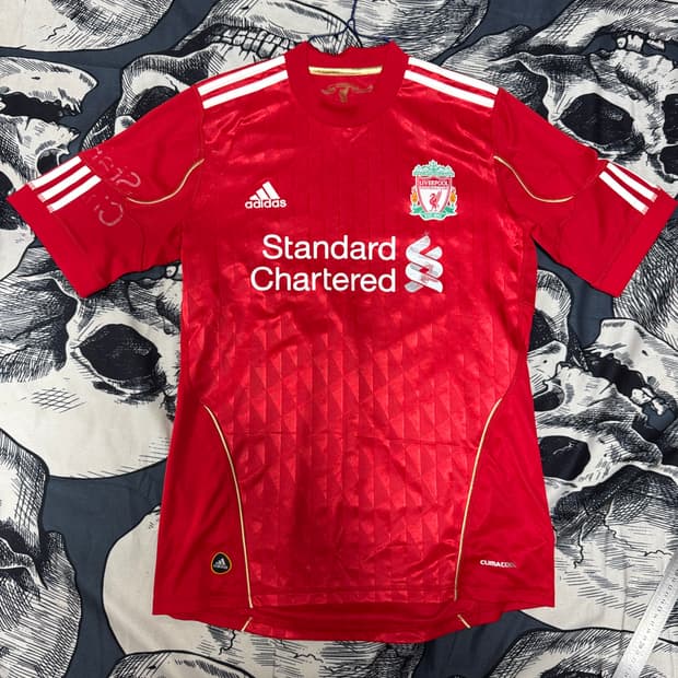 아디디스 10-11 리버풀 유니폼 95사이즈 