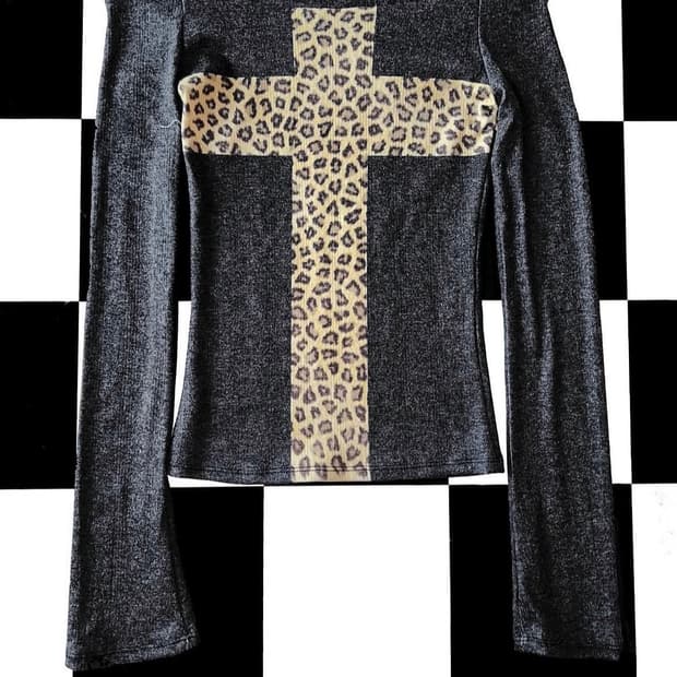 Omighty 레오파드 크로스 니트 (kiikii 키키 착용)