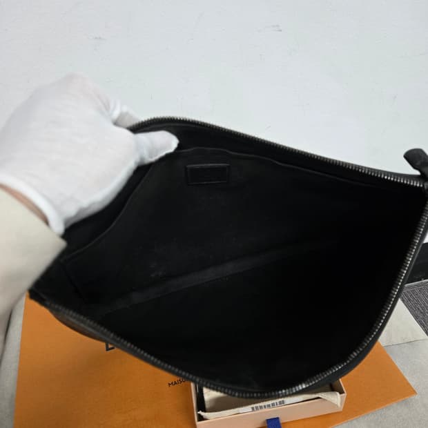 [보증서 정품] 루이비통 포쉐트 쉐도우 클러치백