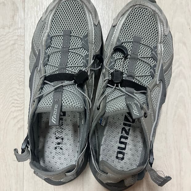 미즈노 트레일 레이서 se 실버 260
