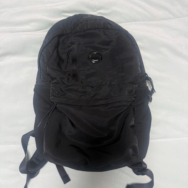 CP컴퍼니 블랙 백팩