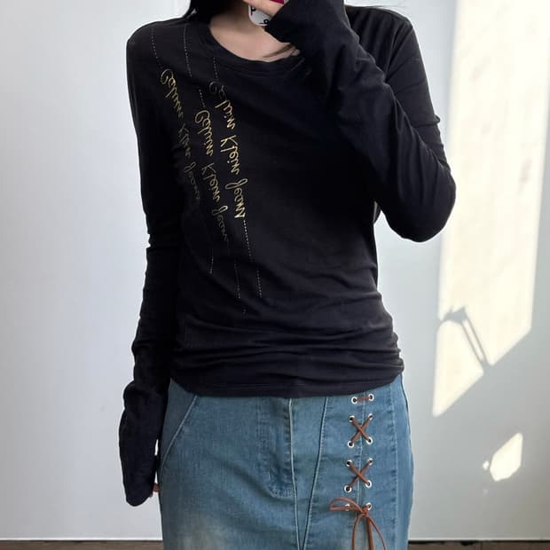 캘빈클라인 y2k 롱슬리브 티셔츠 와투케