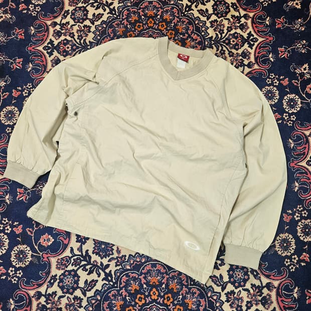 오클리(OAKLEY) 90's 브이넥 나일론 웜업