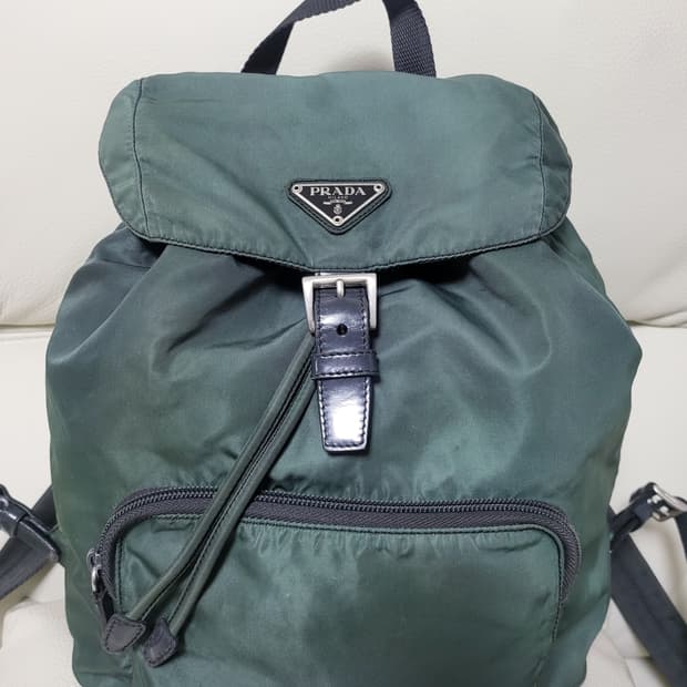 프라다 포코노 백팩 
