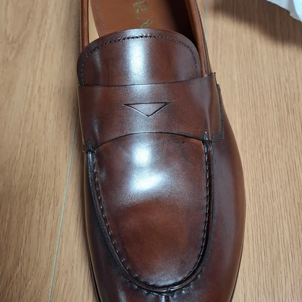 프라다 남성 브라운 로퍼