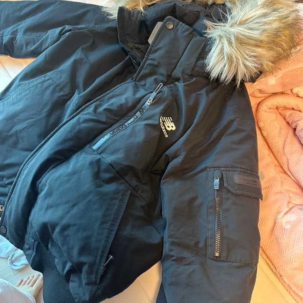 뉴발란스 여성 털 숏패딩