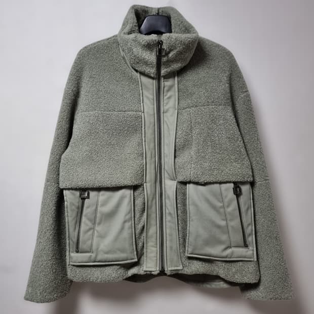 우영미 그린 스탠드 카라 자켓 100