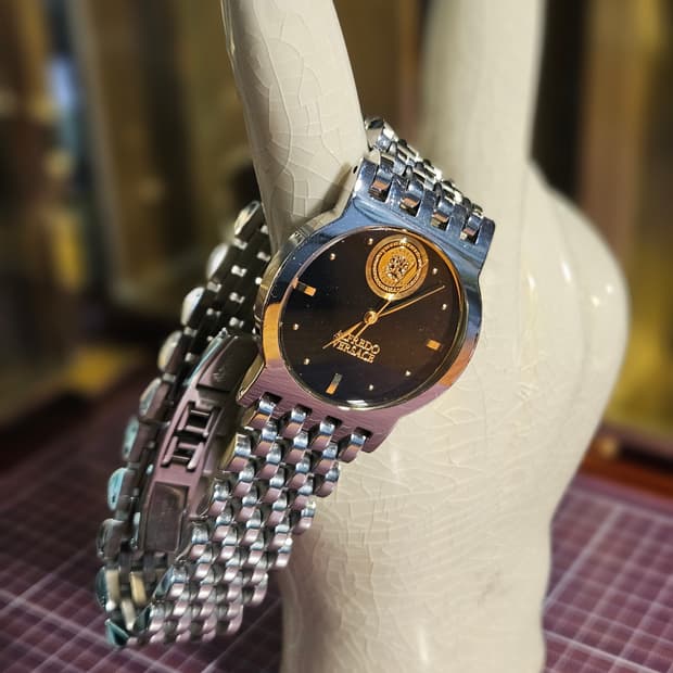 알프레도 베르사체 실버 메탈 시계 쿼츠