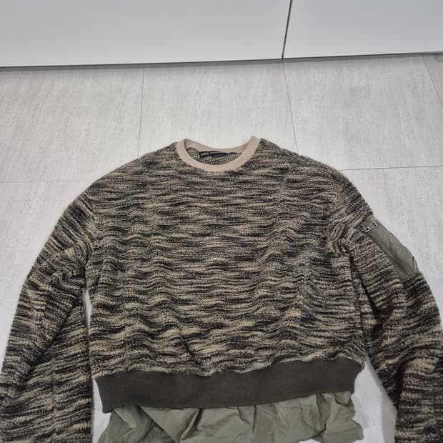 앤더슨벨 플리스 스웨터