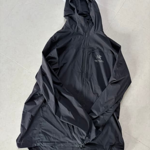 아크테릭스 스쿼미시 바람막이 블랙 XL