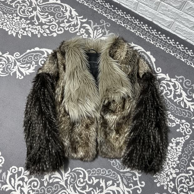 자라 비대칭 믹스 퍼 자켓