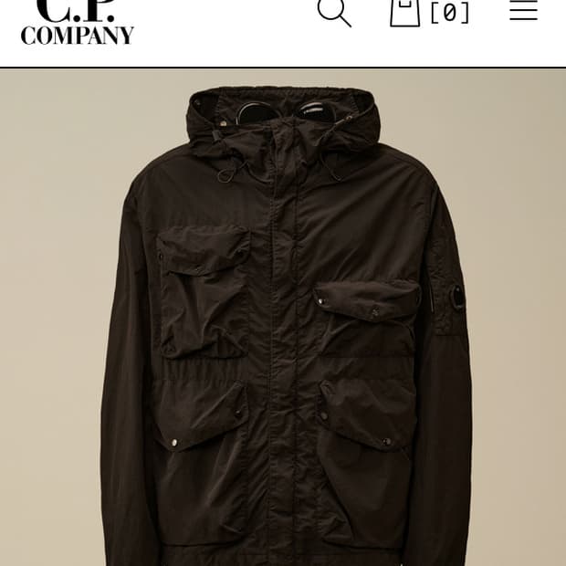씨피컴퍼니 FLATT NYLON GOGGLE JACKET 블랙 판매합니다