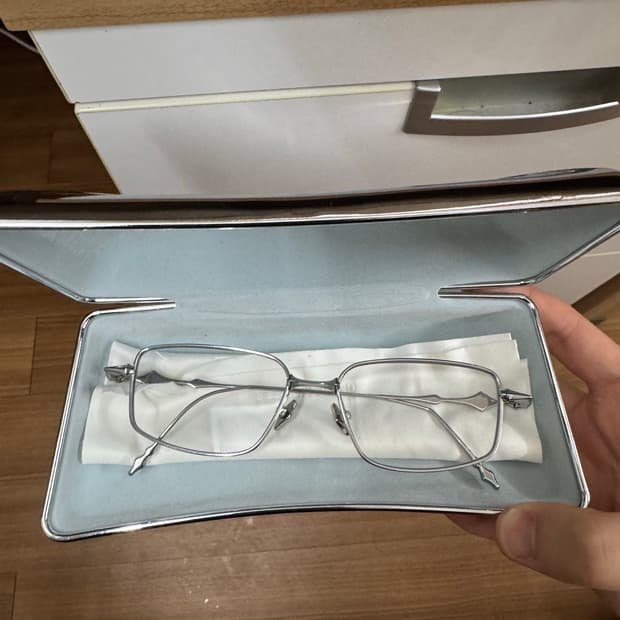 젠틀몬스터 아토믹02 팝니다