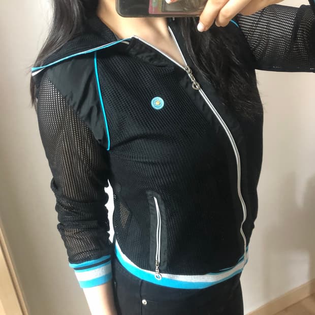 미쿠 스타일의 빈티지 후드집업
