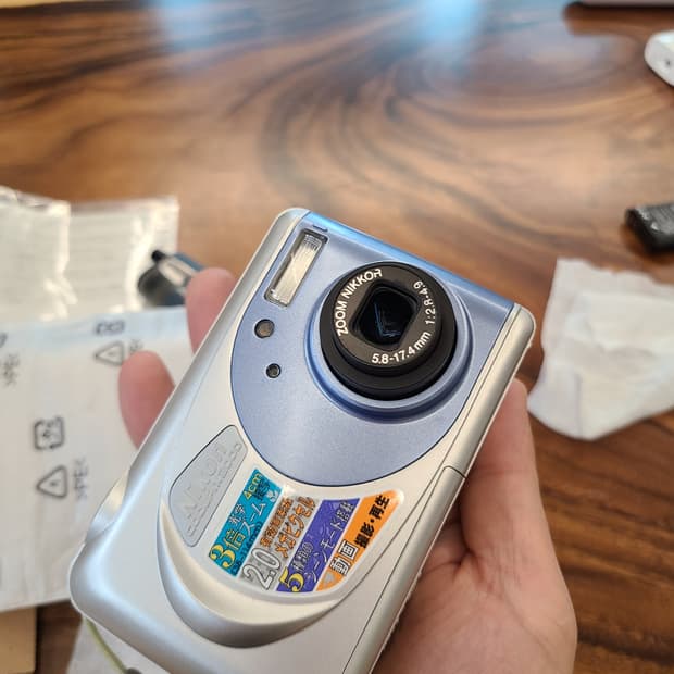 [민트급 박스풀셋] 니콘 COOLPIX 2000 블루/실버 뉴진스/Y2K