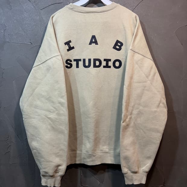 [XL] IAB STUDIO 아이앱 스튜디오 올리브 스웻 셔츠