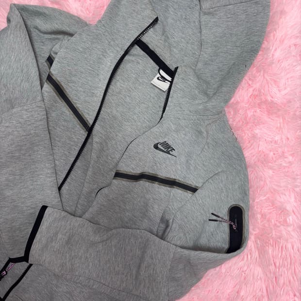 나이키 테크팩 회색