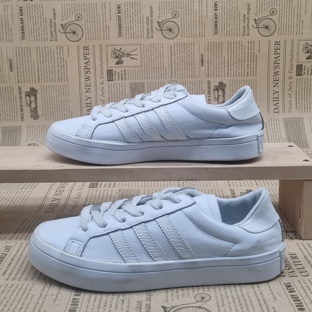 아디다스 코트밴티지 여성스니커즈 225