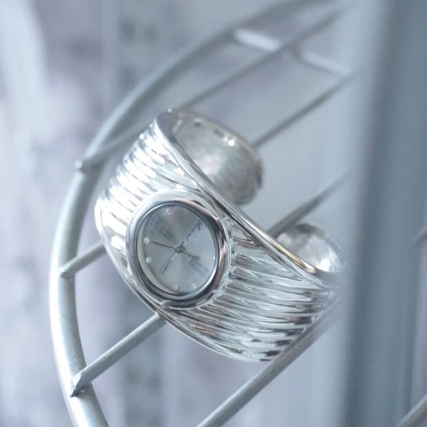 Eee.space 이스페이스 Embo Bangle Watch 시계