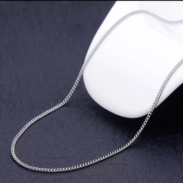 실버 체인 목걸이