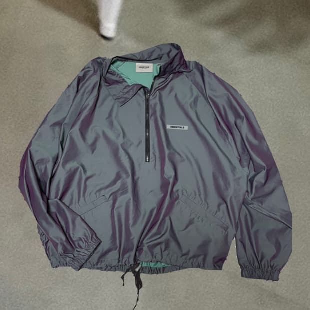 에센셜 20SS 이리디센트 멀티 아노락