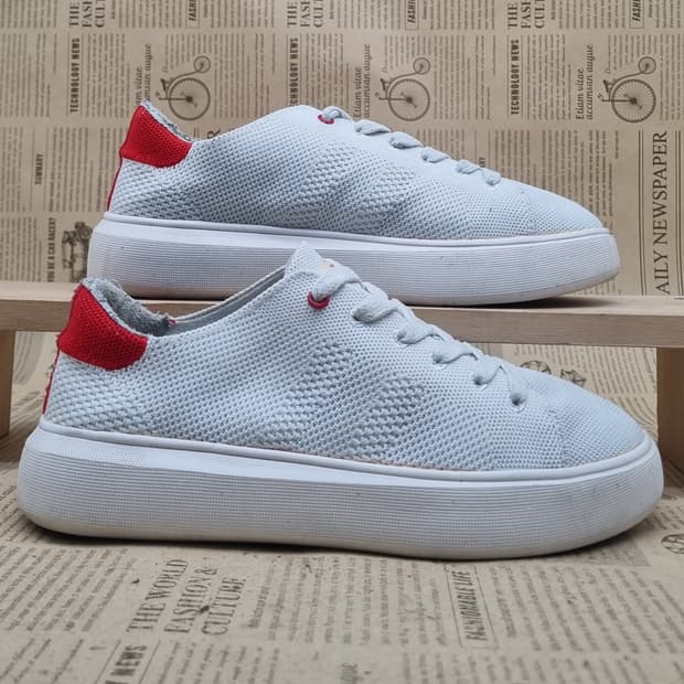 디스커버리 메쉬 여성스니커즈250