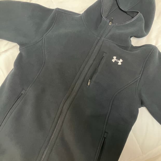 언더아머 후드집업