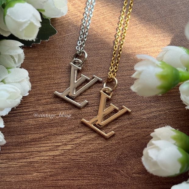 루이비통 심플 로고 목걸이