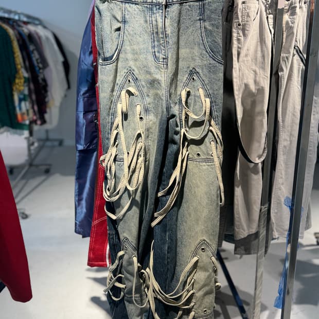 Who decides war 후디사이즈워 데님팬츠