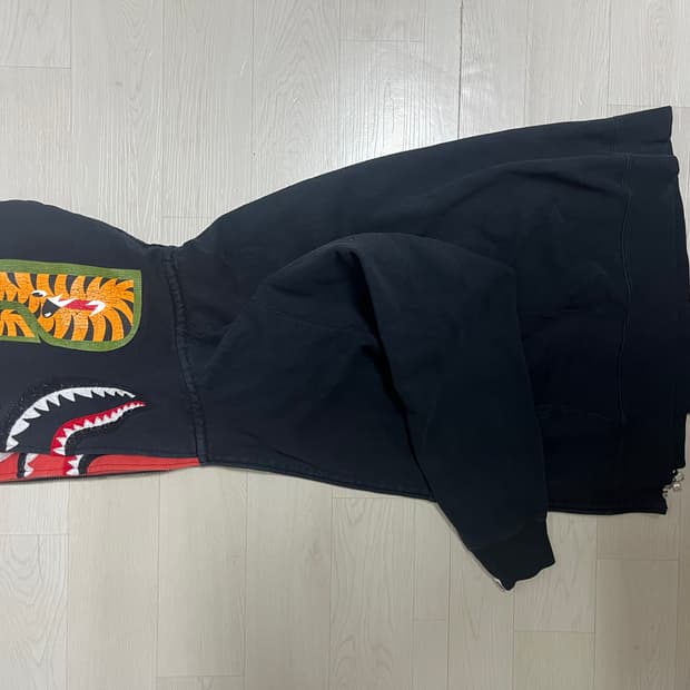 베이프 더블샤크후드집업 xl 판매합니다