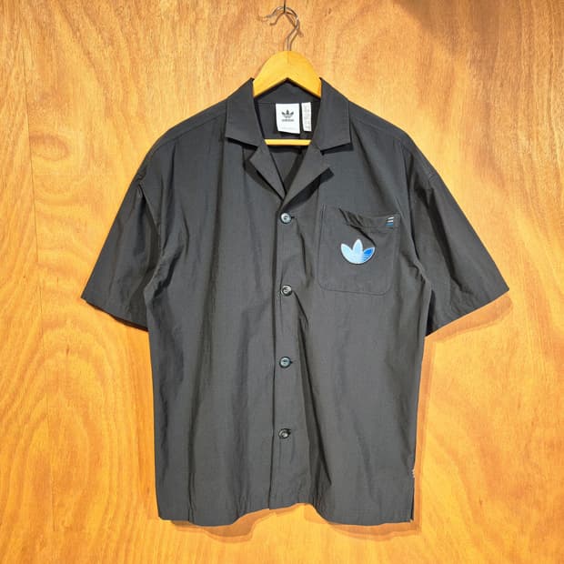 아디다스 나일론 반팔 셔츠 L