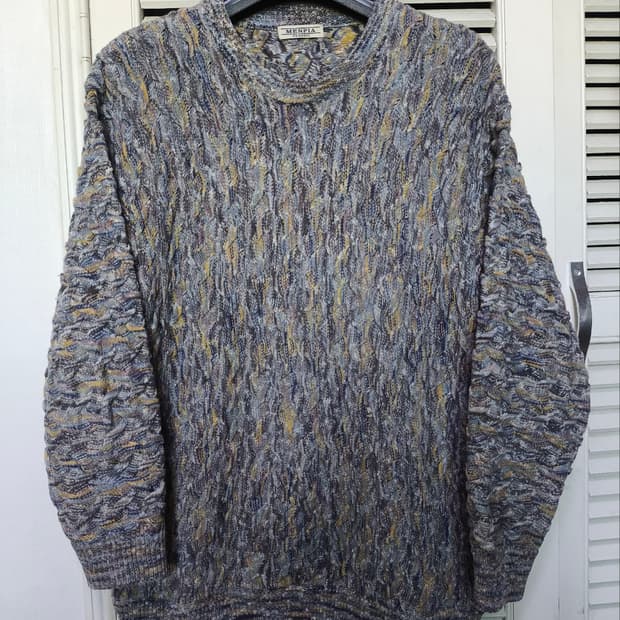 멘피아 케이블 패턴 니트