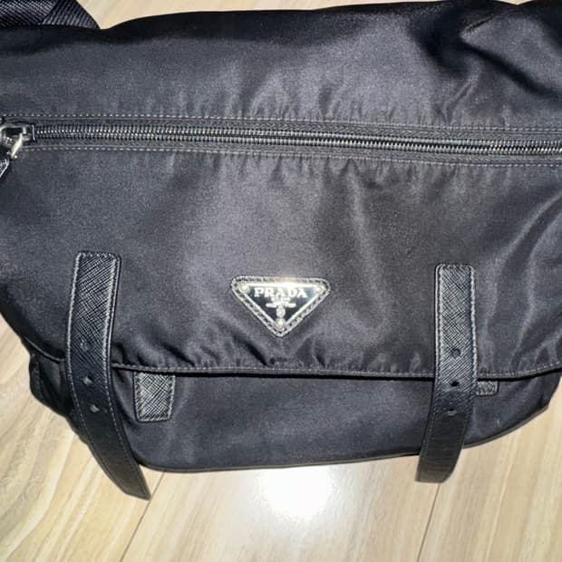 프라다 크로스백 1BD671