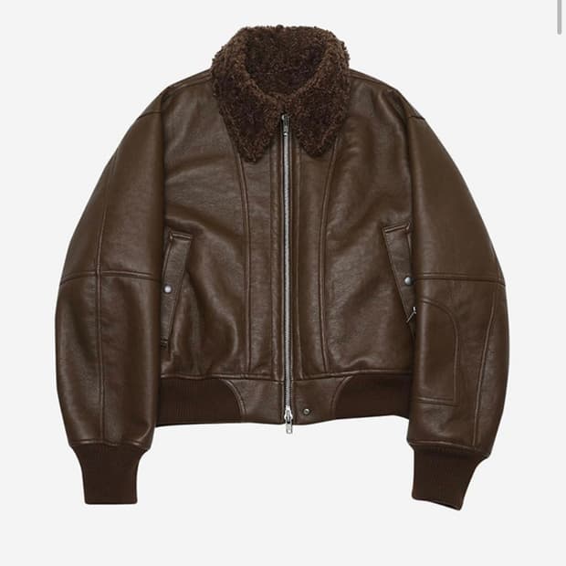 알렌느 쉐어링 3d 크롭 블루종 무스탕 (1 사이즈)