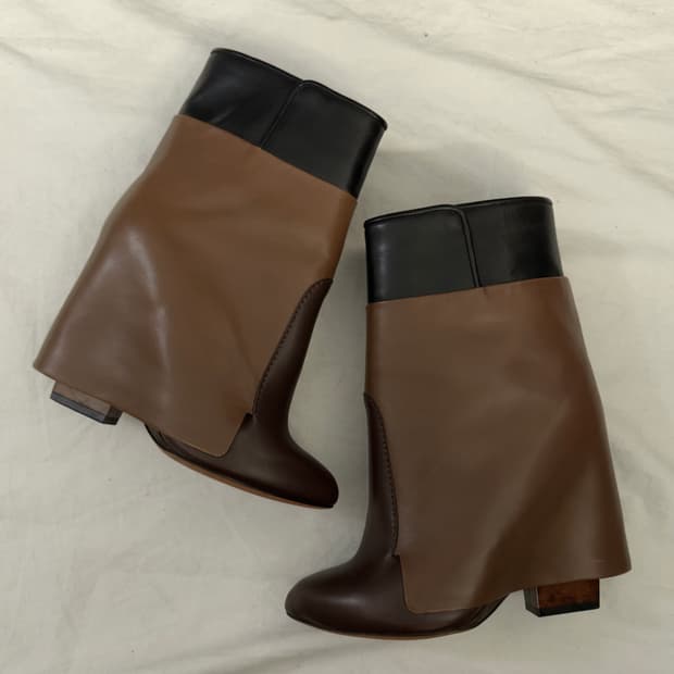 지방시 샤크 웨지힐 앵클부츠