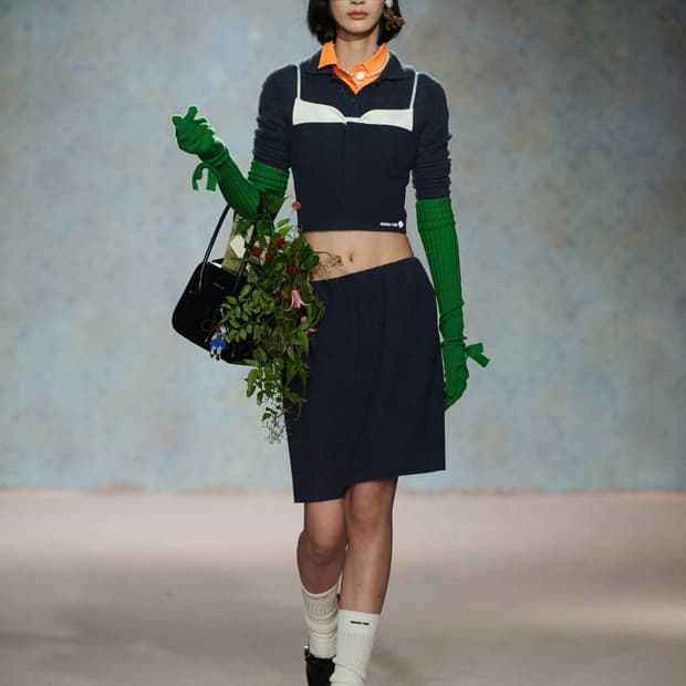 [6]슈슈통 25fw 더블 보우 레이어드 슬리브리스 탑/네이비
