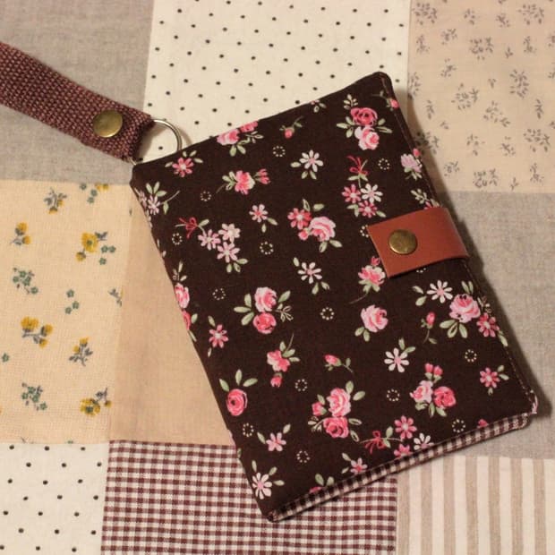 핸드메이드 브라운 지갑