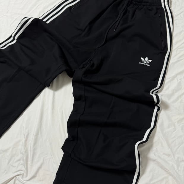 발렌시아가 adidas 플리스 트레이닝 팬츠