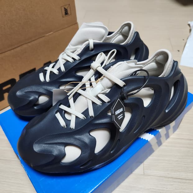 [새상품] 아디다스 아디폼Q 250