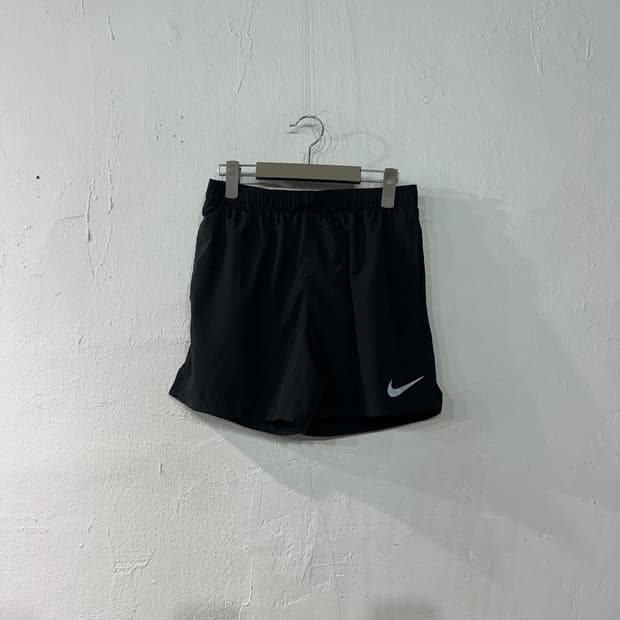 나이키 드라이핏 러닝 반바지 L