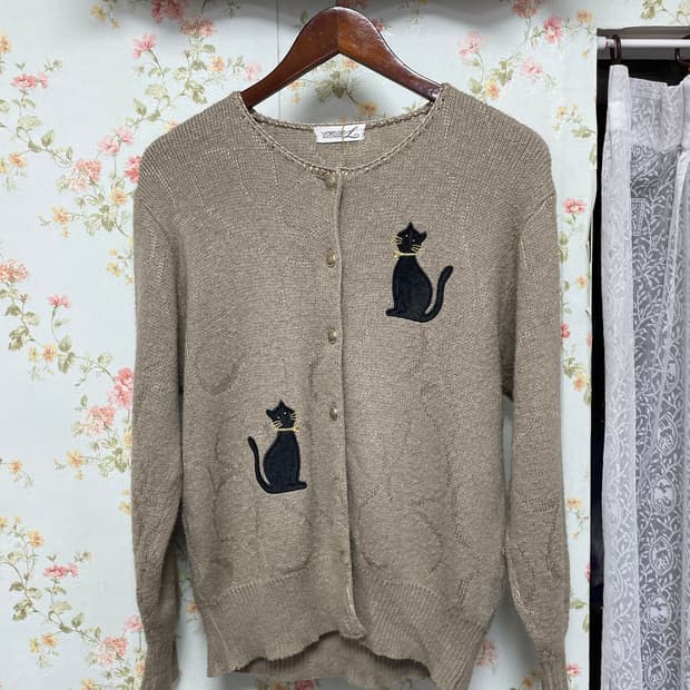 고양이 자수 니트 가디건
