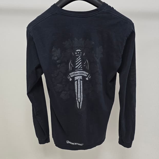 크롬하츠 대거 프린팅 롱슬리브 긴팔 티셔츠 m사이즈 판매