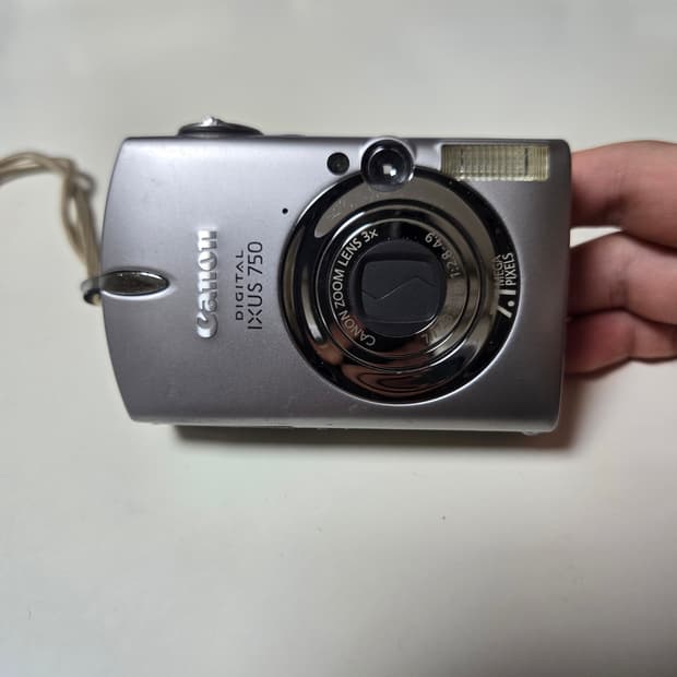 캐논 익서스 750 디지털 카메라
