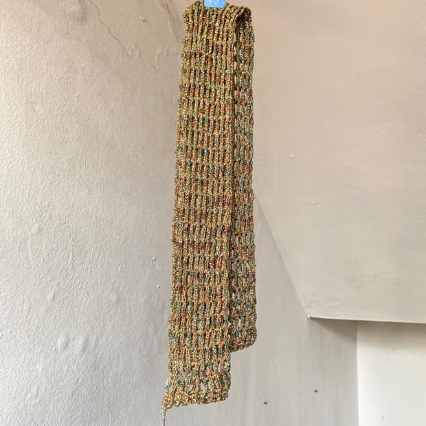 에스닉 카키 반짝이 숏 머플러