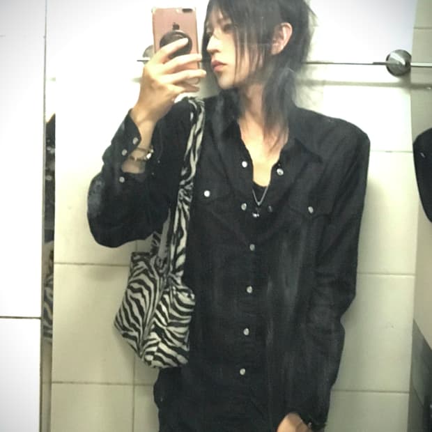 slim black shirts
