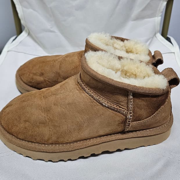 UGG 어그 클래식 울트라 미니 체스트넛 220