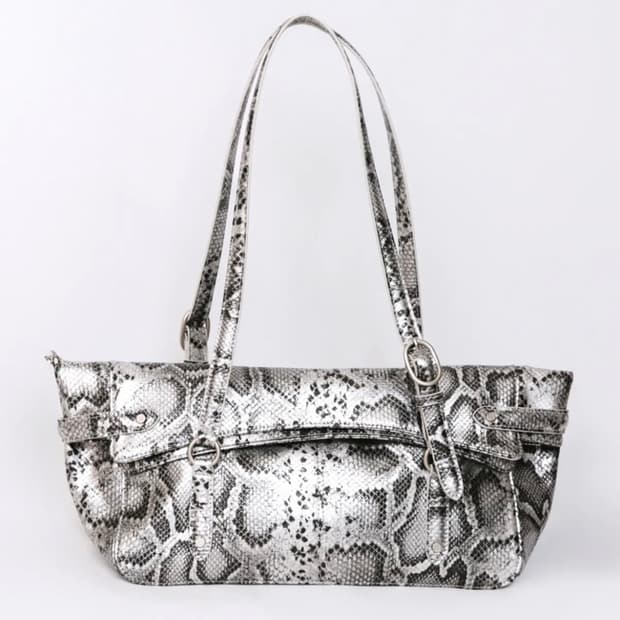 보일테일 프레자 백 PYTHON SILVER 파이톤 뱀피